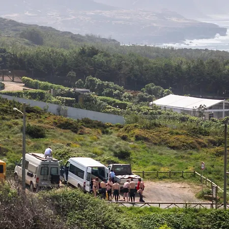 Saltline Surf House * 에리세이라