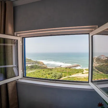 Saltline Surf House * 에리세이라