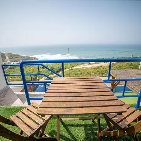 Saltline Surf House 호스텔 에리세이라